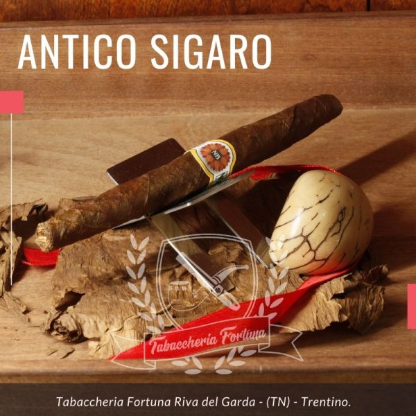 IL DOGE  Sigaro bi-troncoconico realizzato a mano. E’ realizzato miscelando tabacchi di alta qualità di Nostrano del Brenta, stagionati almeno tre anni.