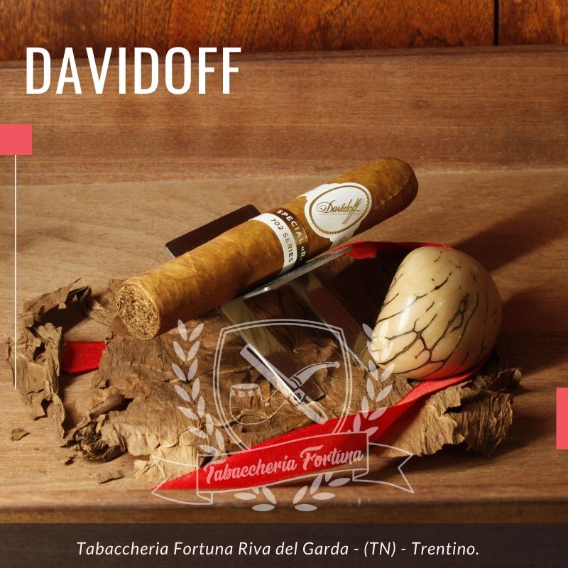 Le tre foglie di ripieno non convenzionali del Davidoff 702 Series Aniversario Special R, insieme ad una sotto capa di tabacco Piloto cubano