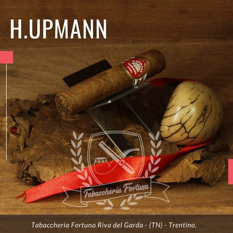 La H. Upmann Half Corona è stata lanciata da Habanos al Gala Upmann durante il Festival Habanos a Cuba nel 2011.