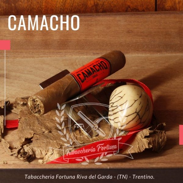 Camacho Corojo Tubos Il sigaro più classico e autentico, armonico ma robusto, in una sola parola: leggendario. 