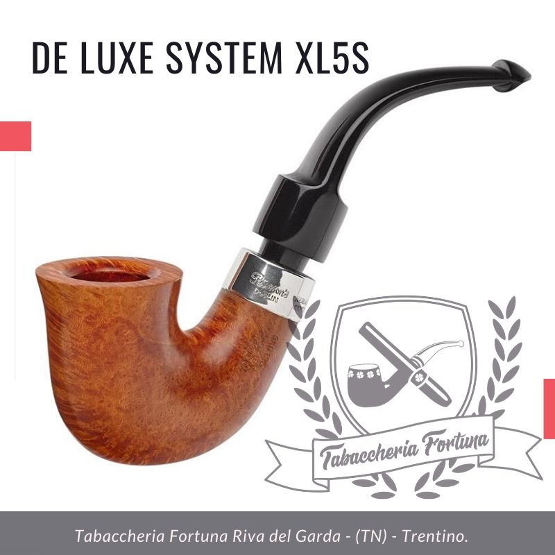 Deluxe System XL5S Peterson Lip La più grande delle nostre offerte Calabash, questa pipa offre un fumo fresco e liscio grazie allo stelo e al bocchino allungati. 